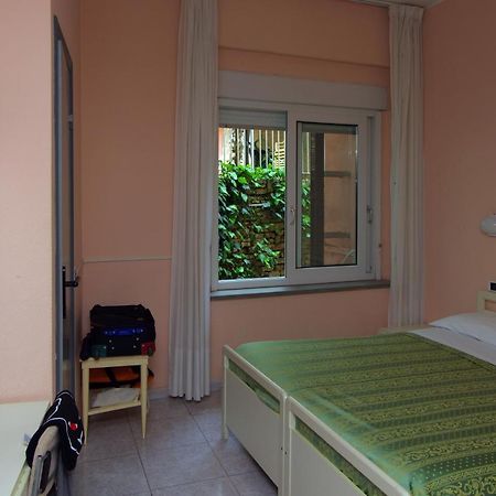 Hotel Cristallo Леричи Екстериор снимка