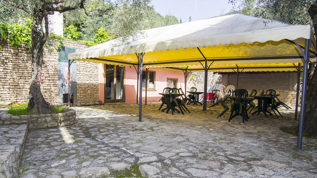 Hotel Cristallo Леричи Екстериор снимка