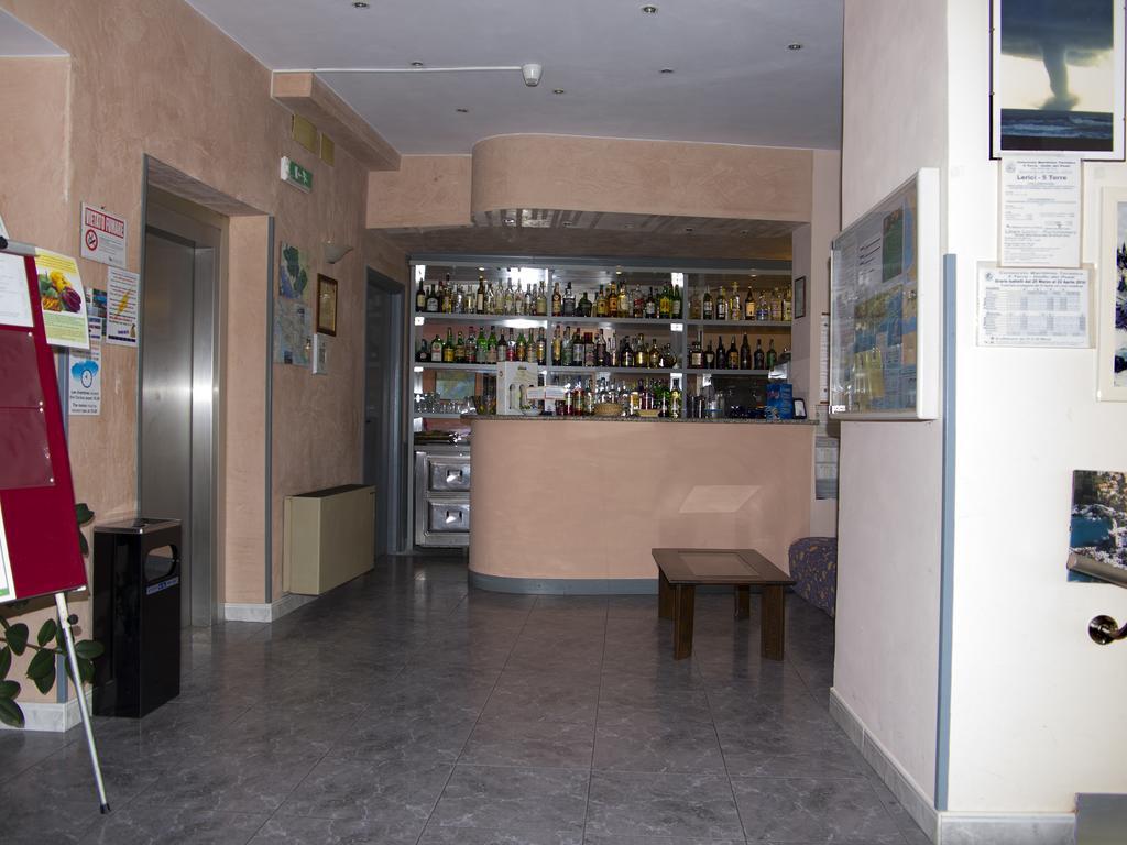 Hotel Cristallo Леричи Екстериор снимка