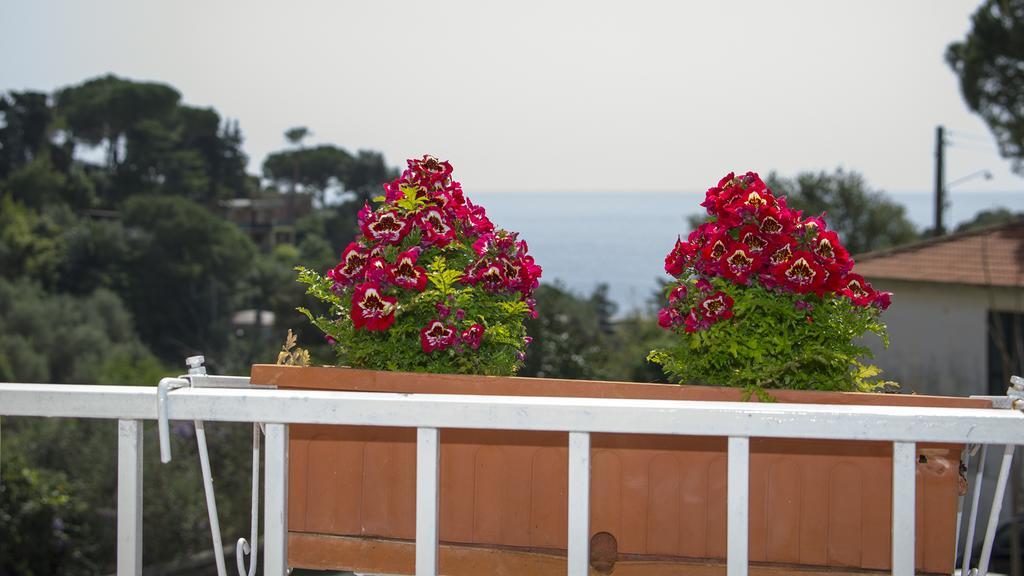 Hotel Cristallo Леричи Екстериор снимка