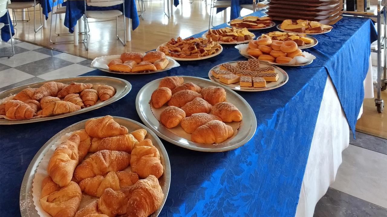 Hotel Cristallo Леричи Екстериор снимка