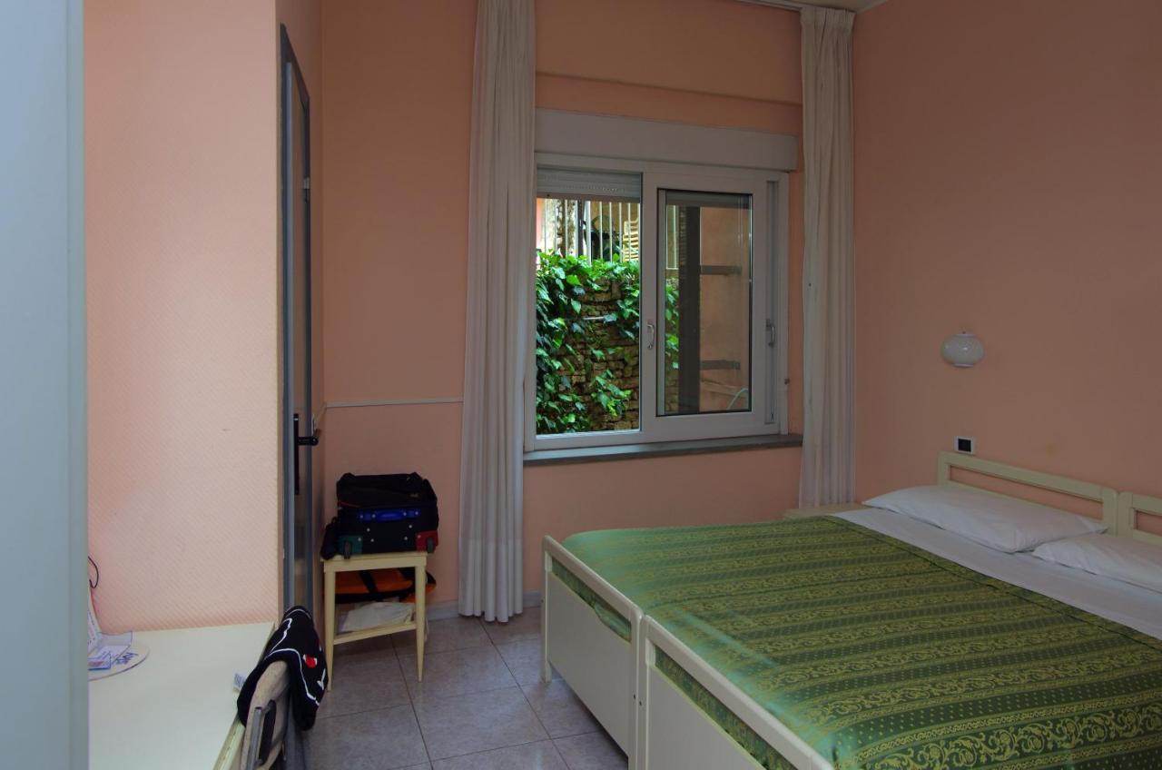 Hotel Cristallo Леричи Екстериор снимка