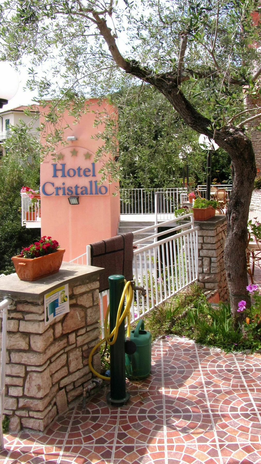 Hotel Cristallo Леричи Екстериор снимка